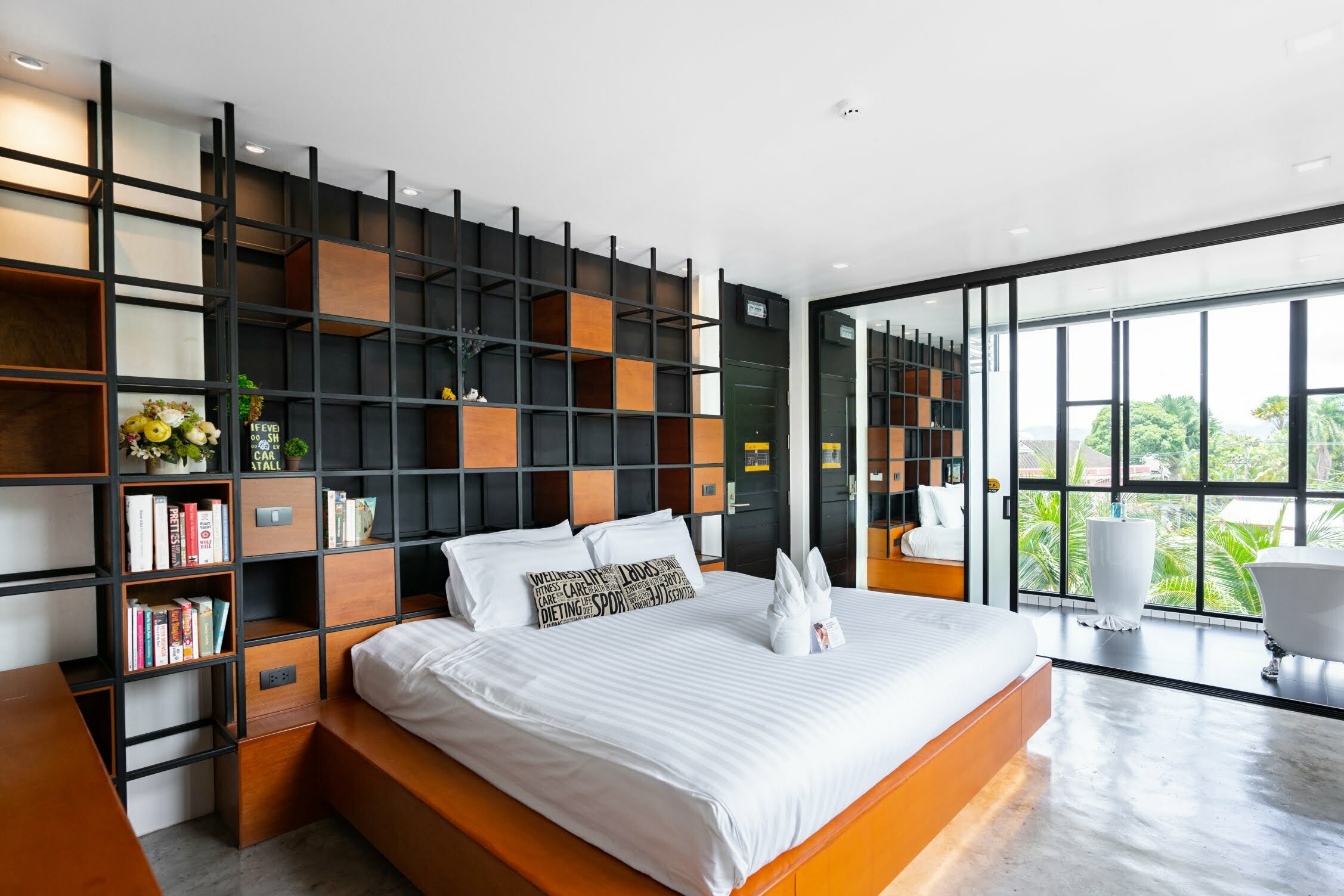 Book a bed Poshtel Phuket
