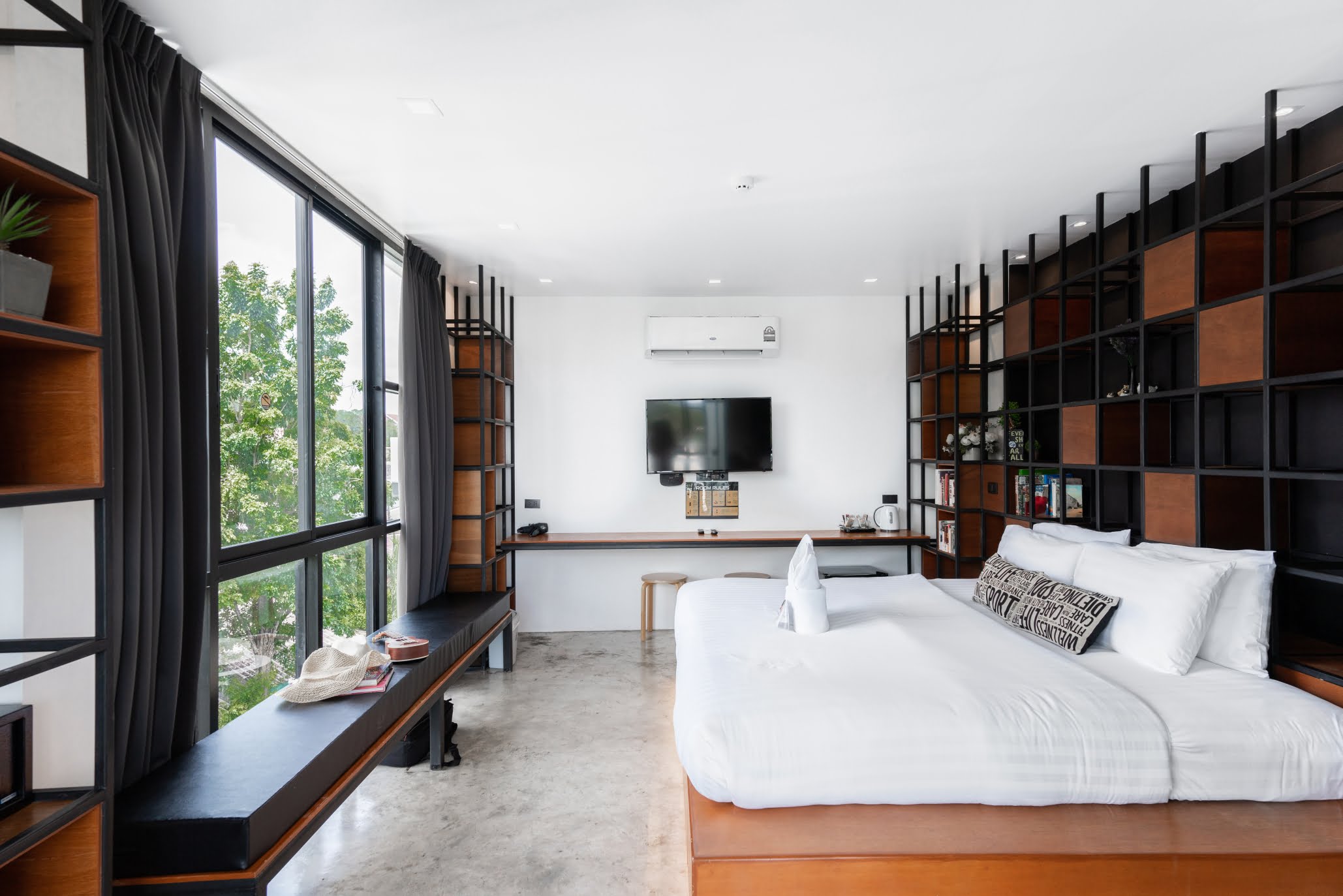 Book a bed Poshtel Phuket