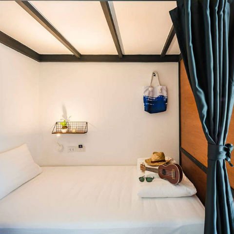 Book A Bed Poshtel