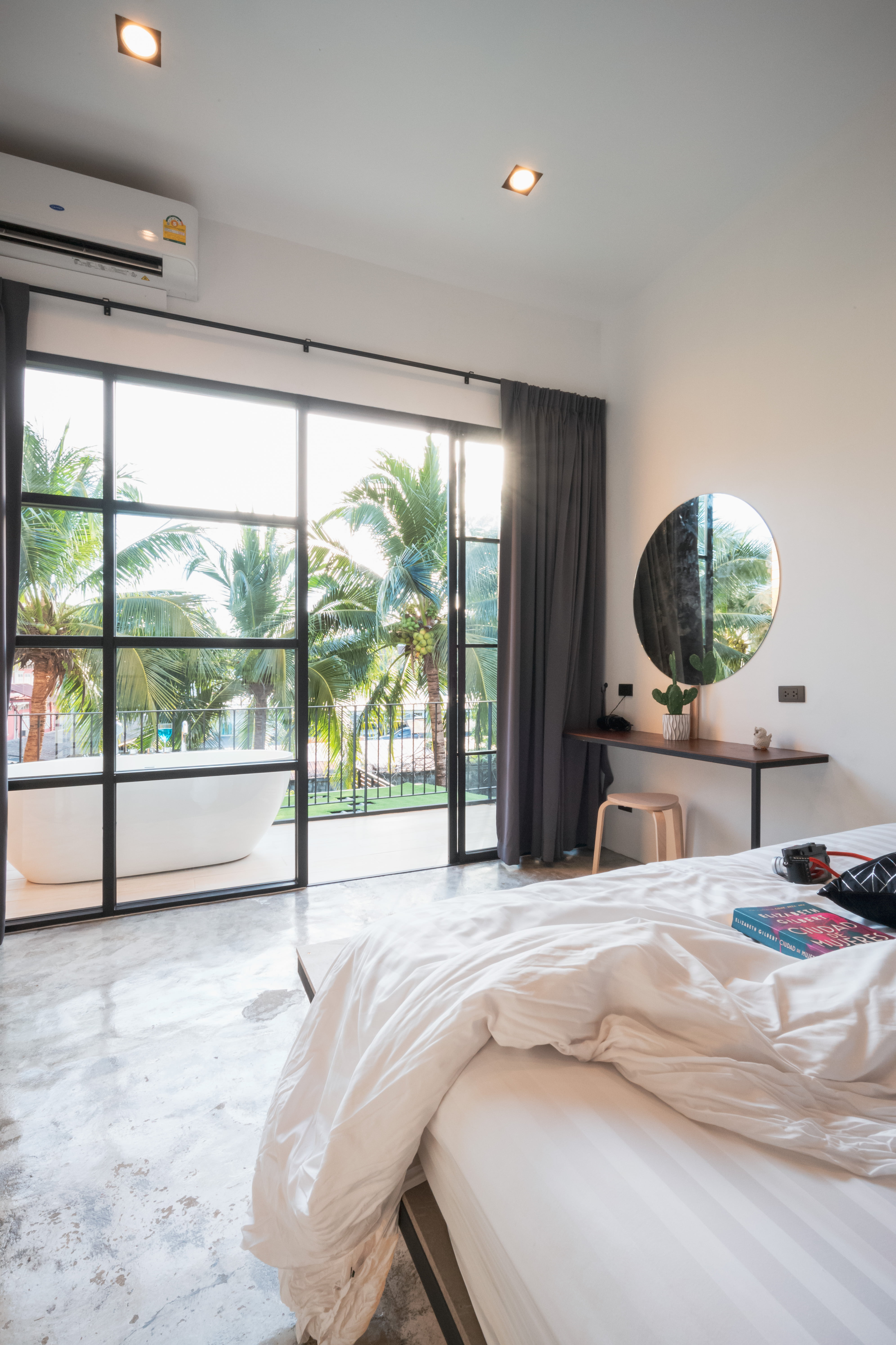 Book a bed Poshtel Phuket